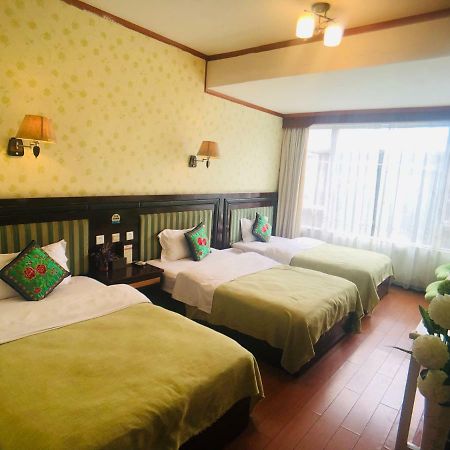 Shuxiang Hotel Mount Emei峨眉山 エクステリア 写真