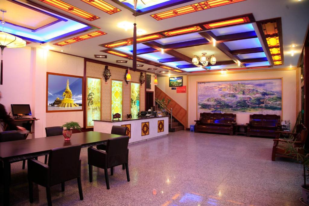 Shuxiang Hotel Mount Emei峨眉山 エクステリア 写真